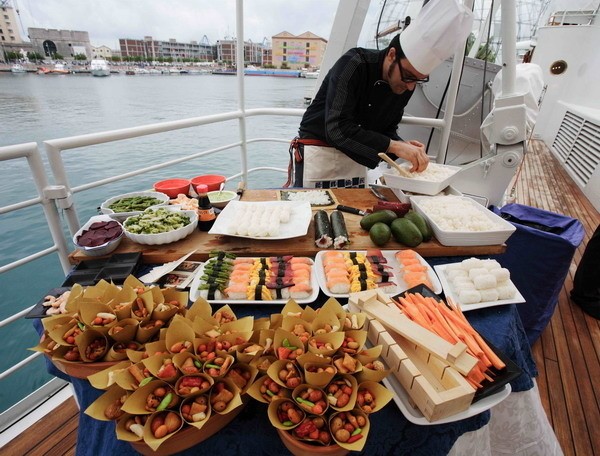 dinner buffet yacht